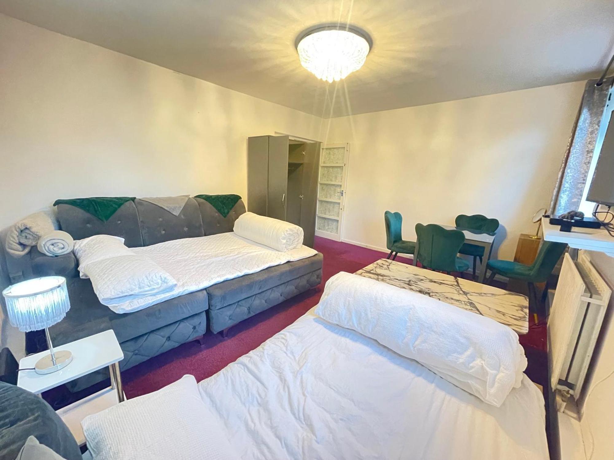 Privat bolig With Kitchen In *