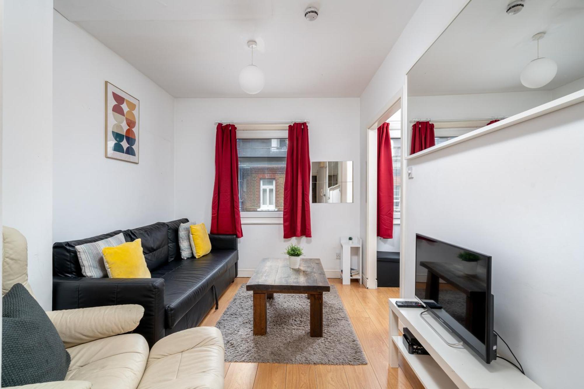 Carnaby & Oxford Street - Soho - One Bedroom - Double Bed & Sofabed * Londen