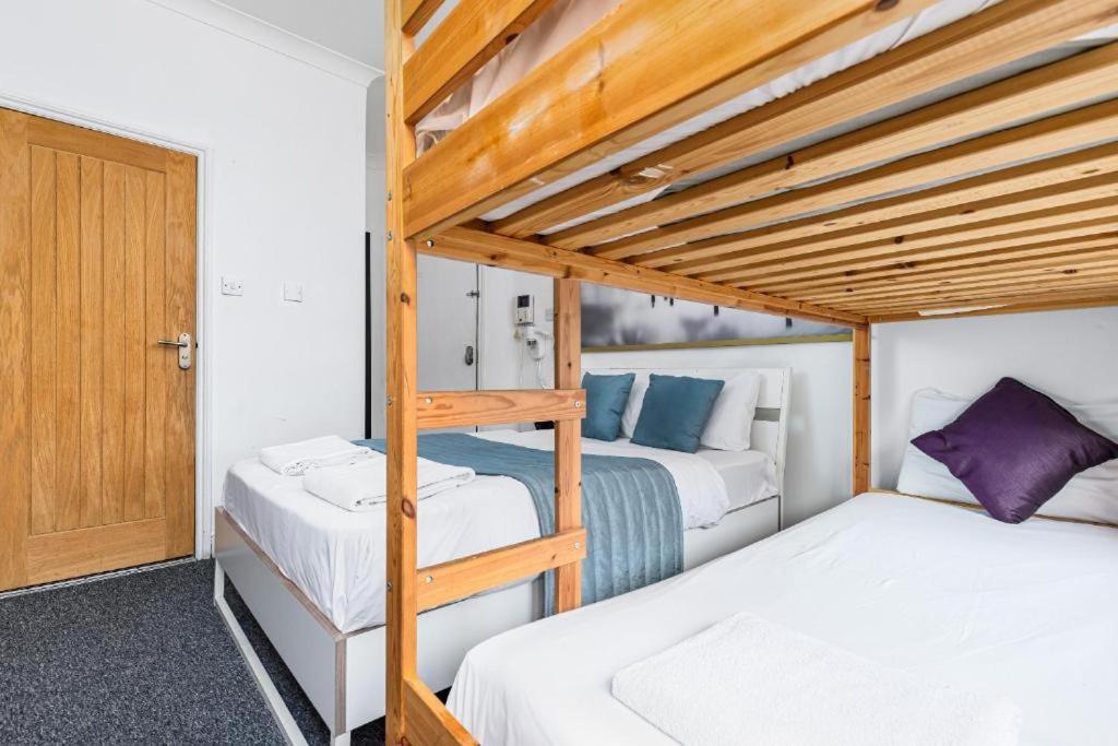 Vilenza Hotel London