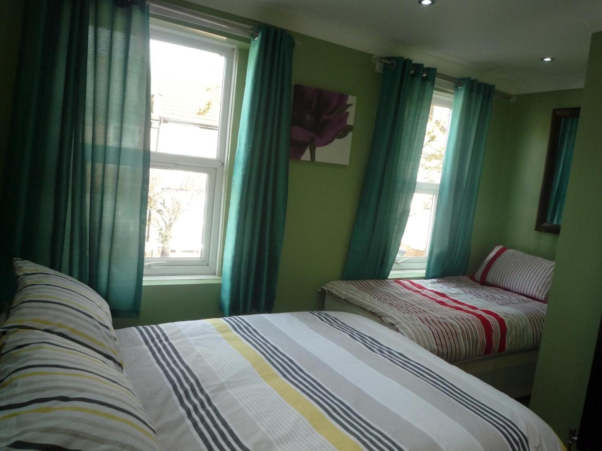 Vakantiehuis Three Bedroom House Lancaster Road *