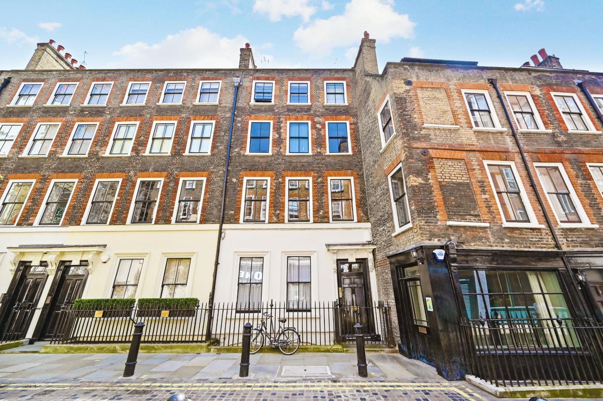 Spacious Soho On Quaint Cobbled Street Appartement Londres
