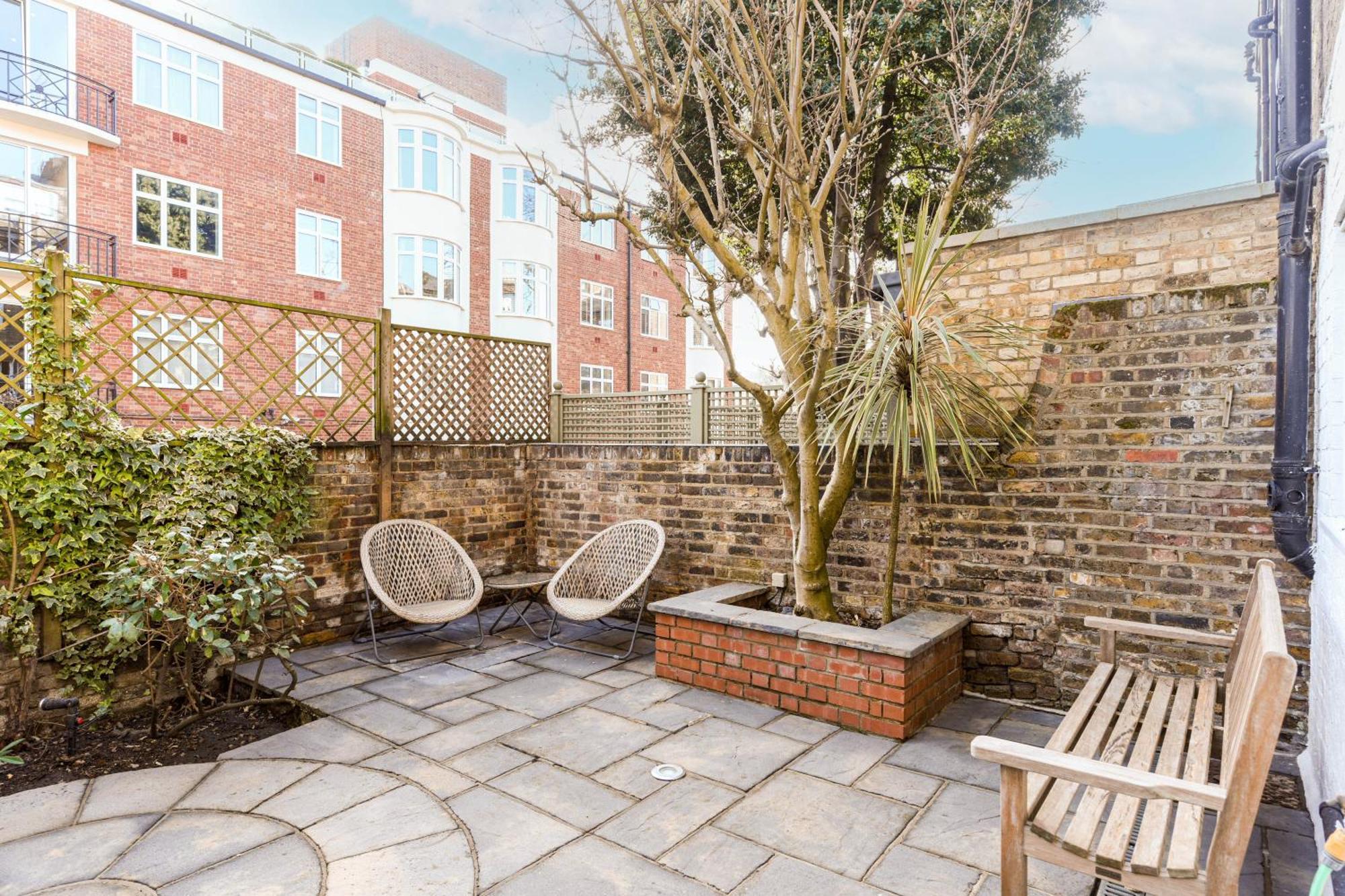 Ivy Hamilton Gardens Pro-managed Holiday home