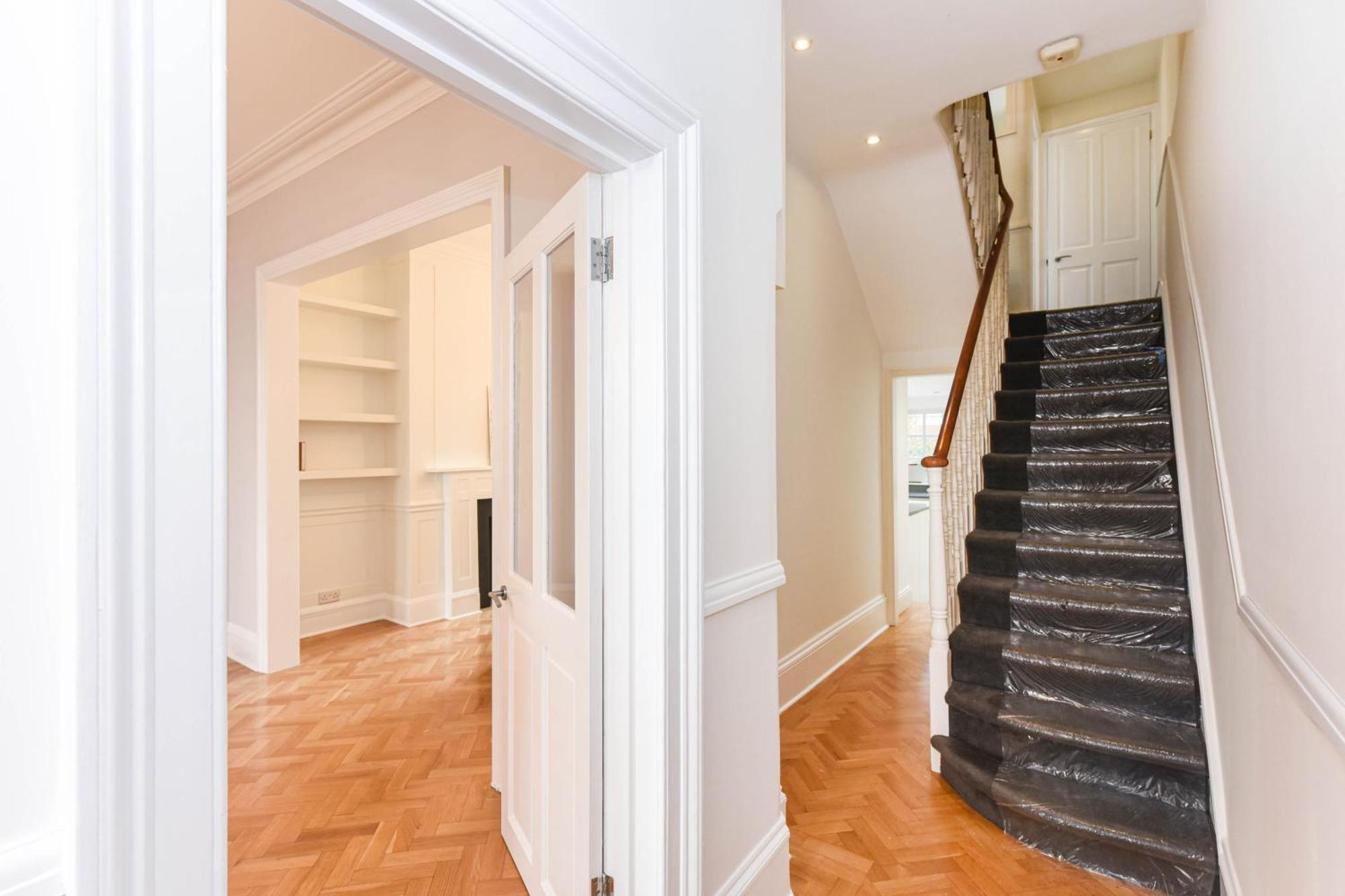 Ivy Hamilton Gardens Pro-managed Holiday home London