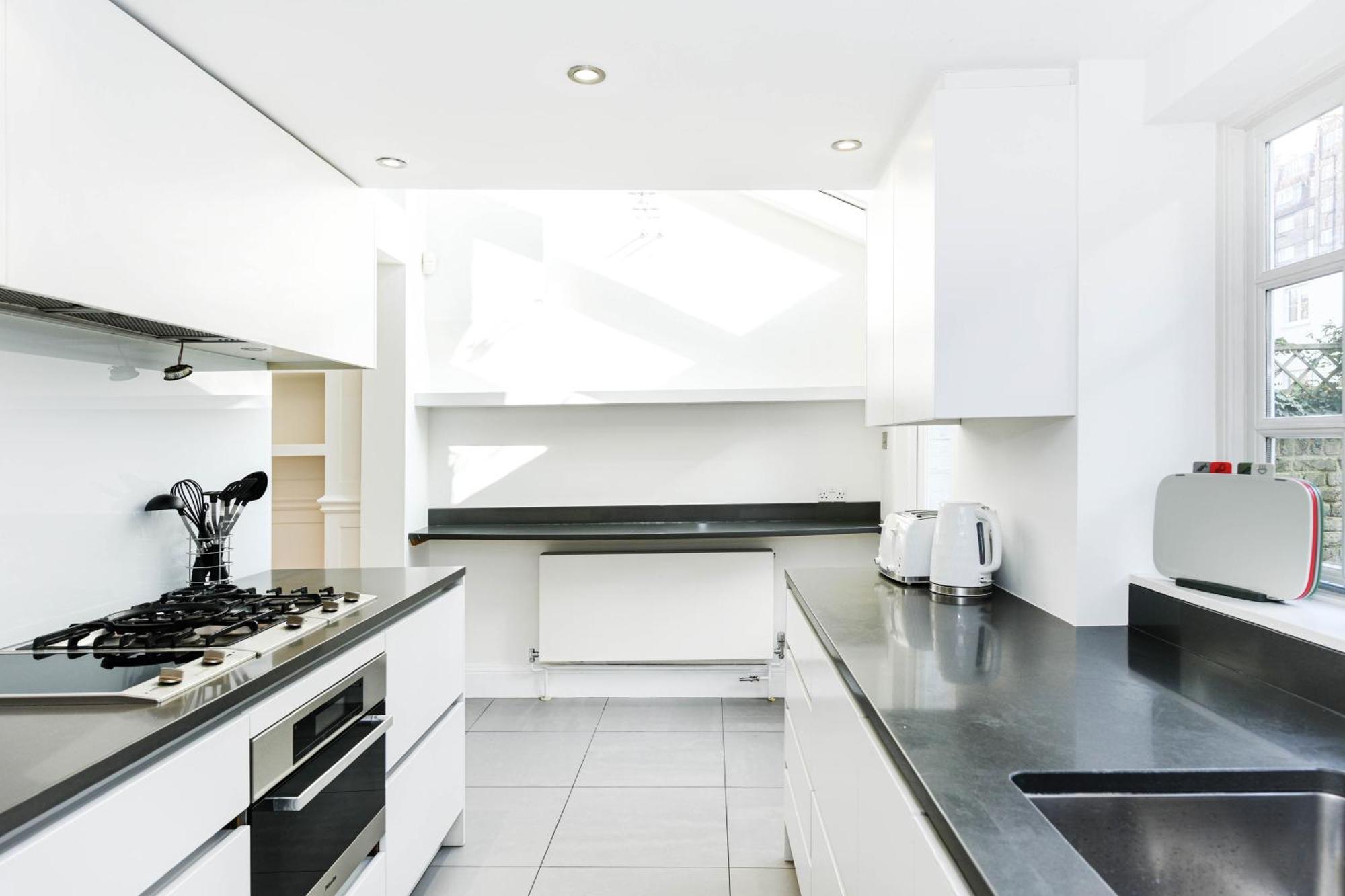 Ivy Hamilton Gardens Pro-managed Holiday home London