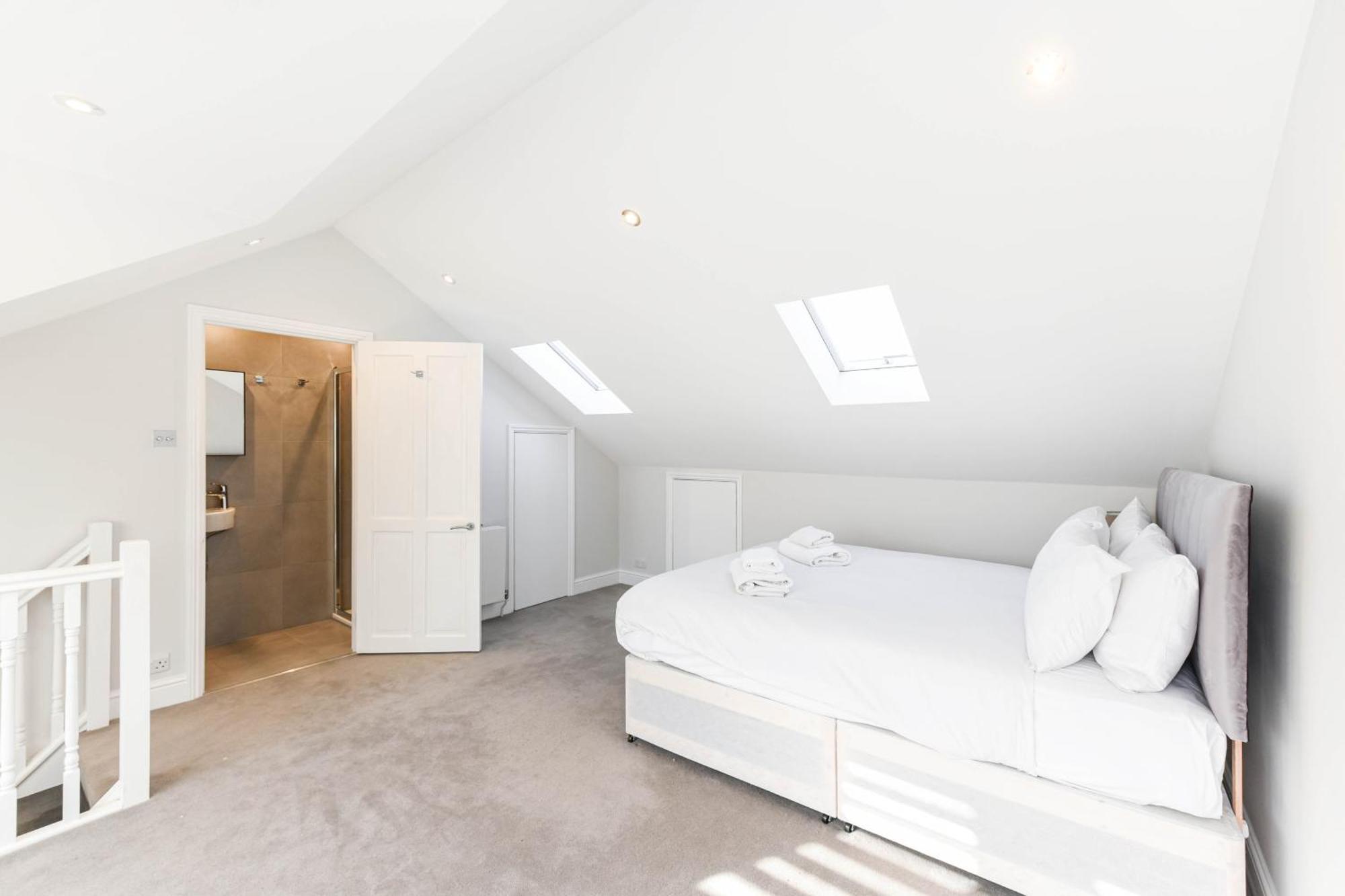 Ivy Hamilton Gardens Pro-managed Holiday home London