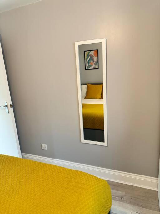 Garden 1-bed Flat 30min To Downtown & Free Parking Londen