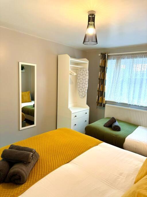 Appartement Garden 1-bed Flat 30min To Downtown & Free Parking Londen