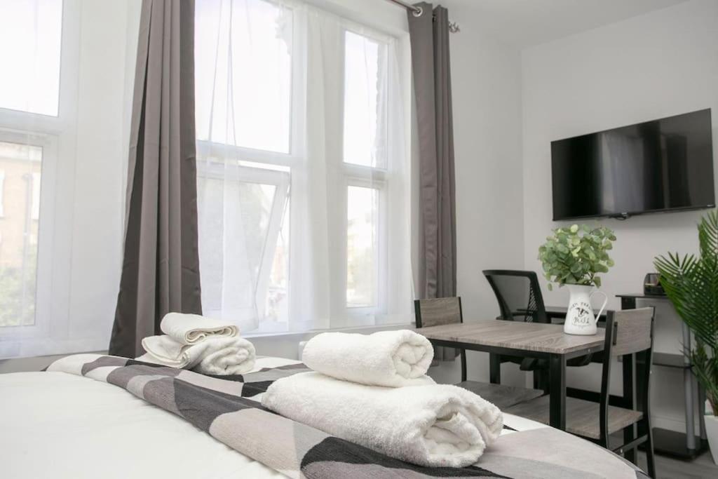Apartment Cherry Blossom In Sydenham London
