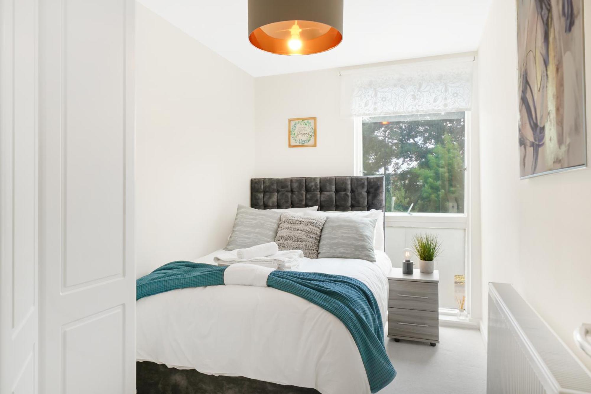 Chic Zone 2 * London
