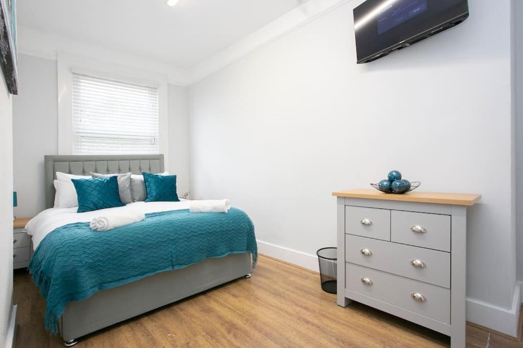 Large Stylish 2bedroom Flat In Wood Appartement *