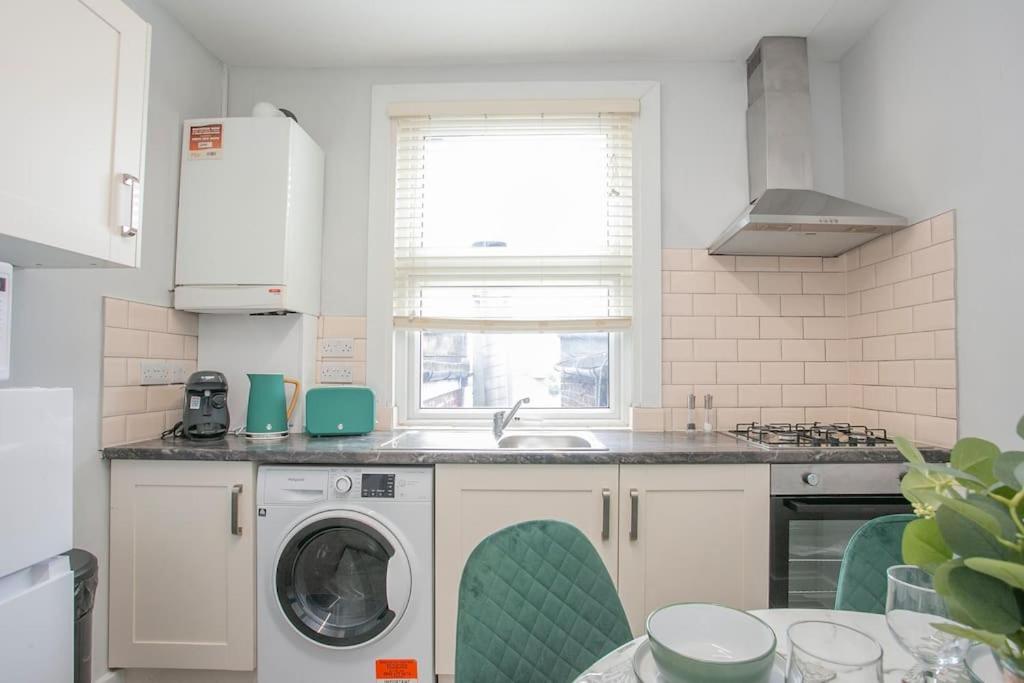Appartement Large Stylish 2bedroom Flat In Wood