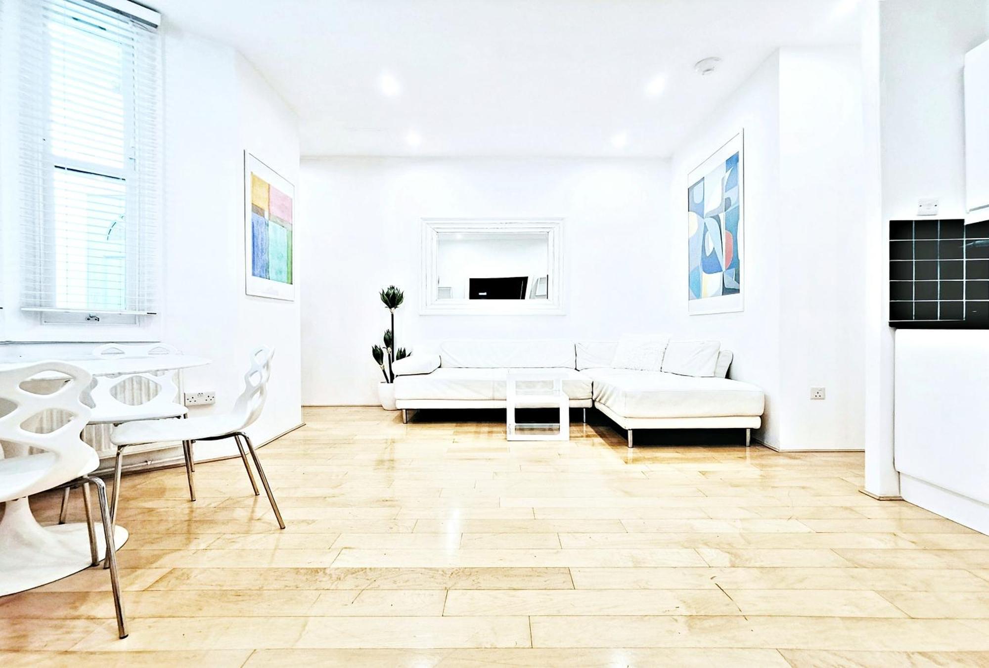 Brackenbury Aparthotel