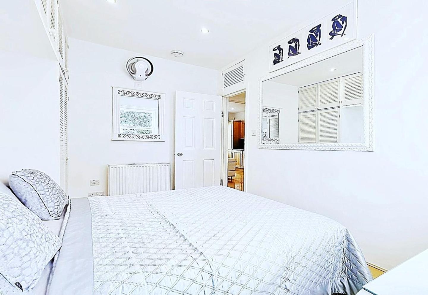 Brackenbury Aparthotel