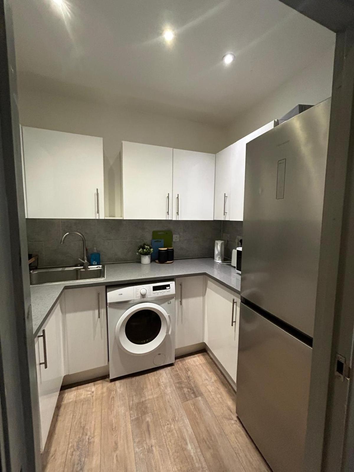 Kingcross 3 Bedroom Flat, 3mins To Euston * Londen