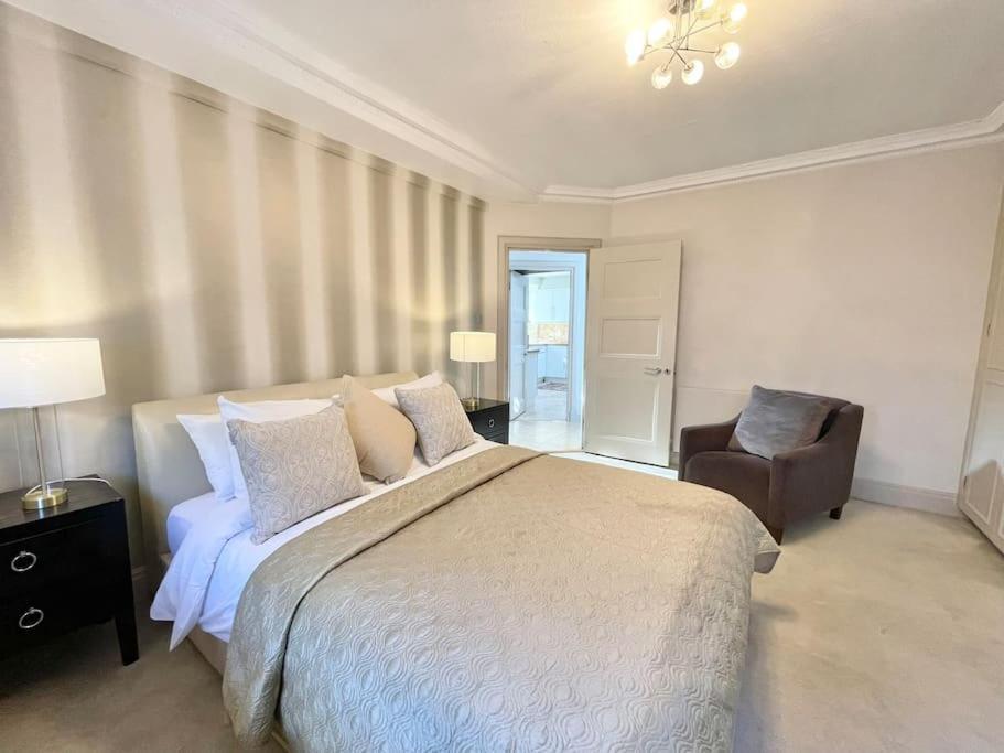 Luxury 3-bdr Flat Near Selfridges Mayfair Lejlighed London