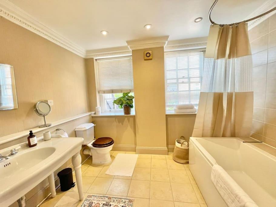 Luxury 3-bdr Flat Near Selfridges Mayfair Lejlighed