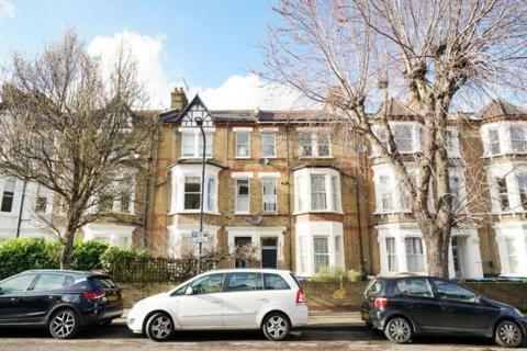 Apartment S4 Studio In The Heart Of Kilburn Zone2