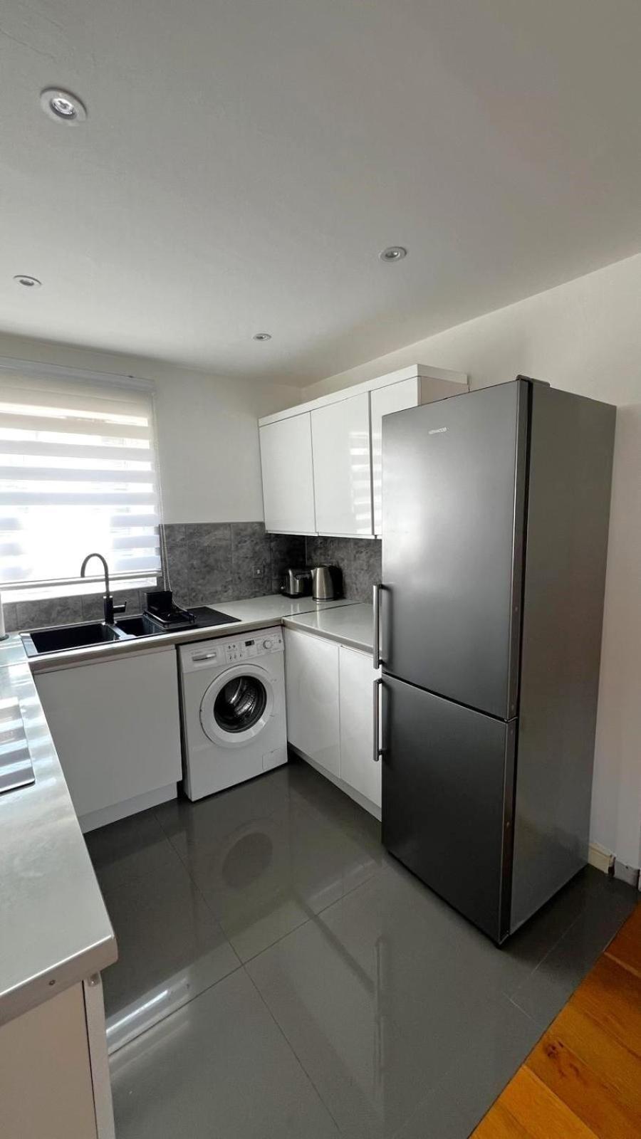 2-bedroom Flat Walking Distance To Excel - Perfect Location! Appartamento