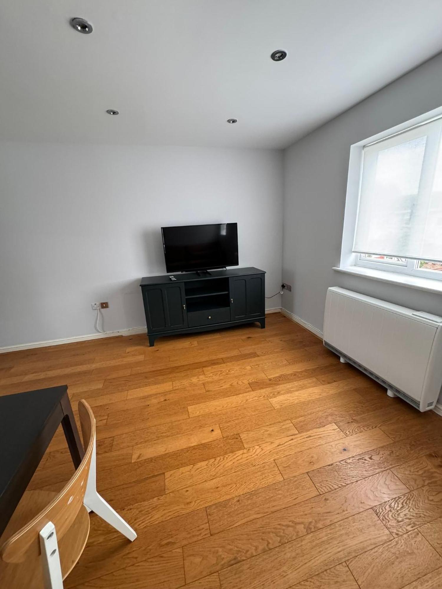 2-bedroom Flat Walking Distance To Excel - Perfect Location! Appartamento