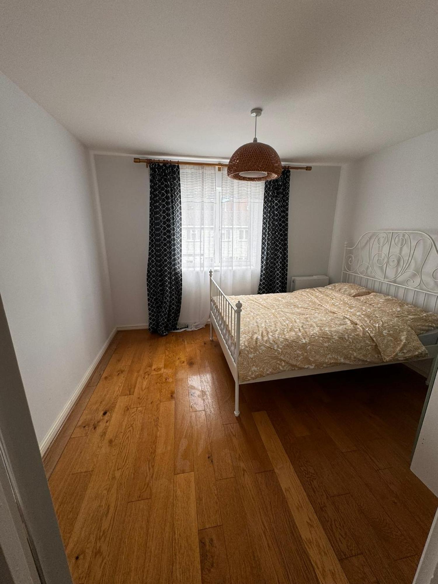 2-bedroom Flat Walking Distance To Excel - Perfect Location! * Londra