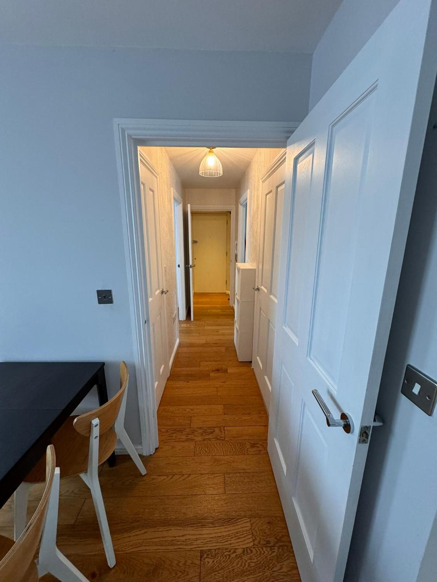 Appartamento 2-bedroom Flat Walking Distance To Excel - Perfect Location!