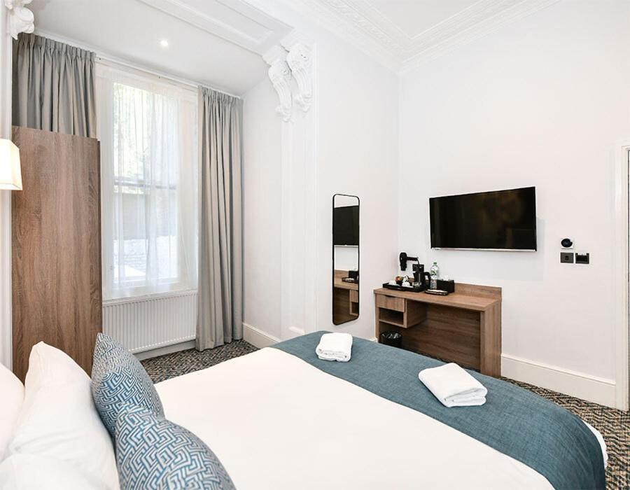 The Chapter - The J Hyde Park Hotell 3*