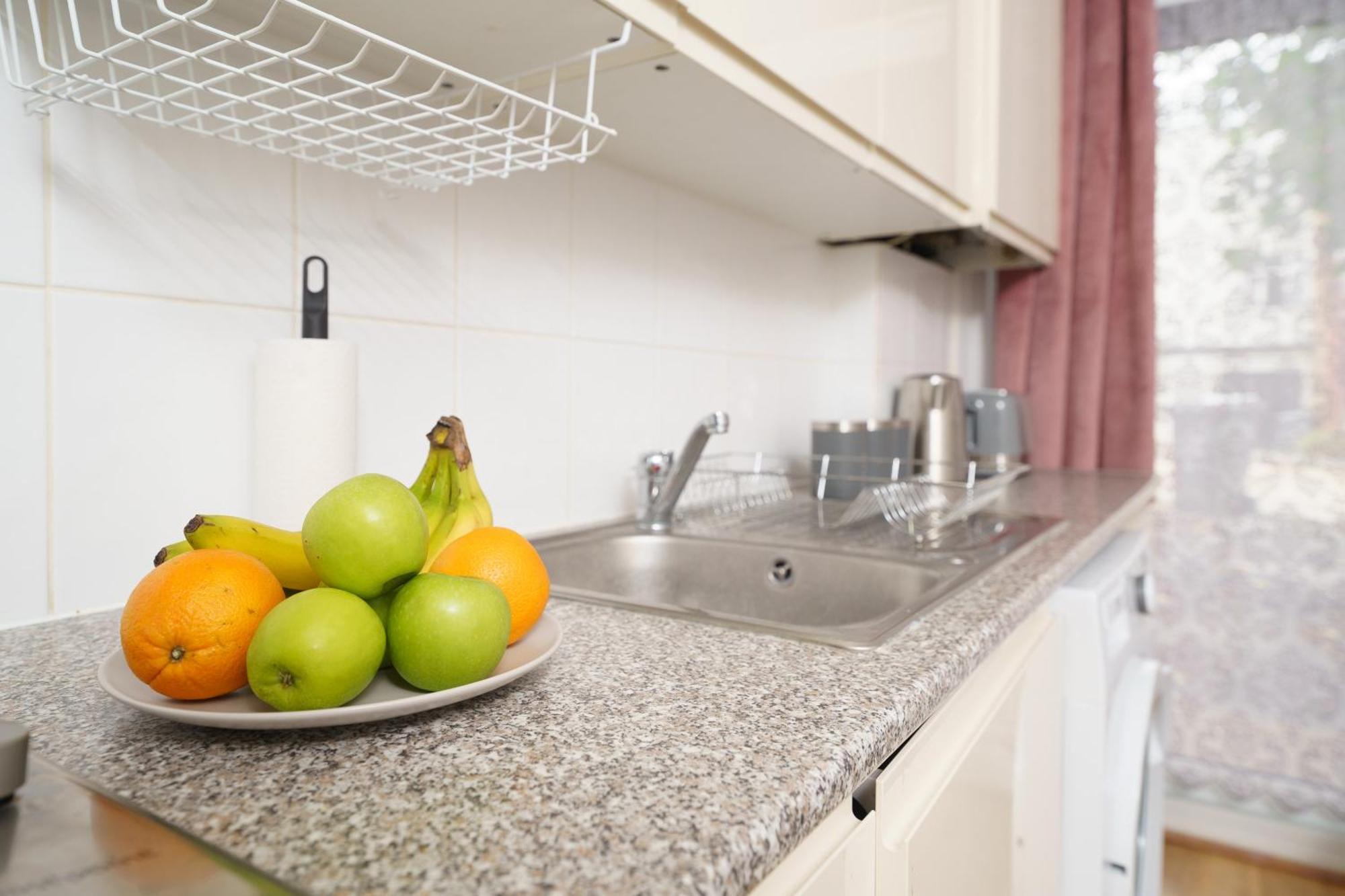 Cozy 2-bed Garden Flat, Wembley