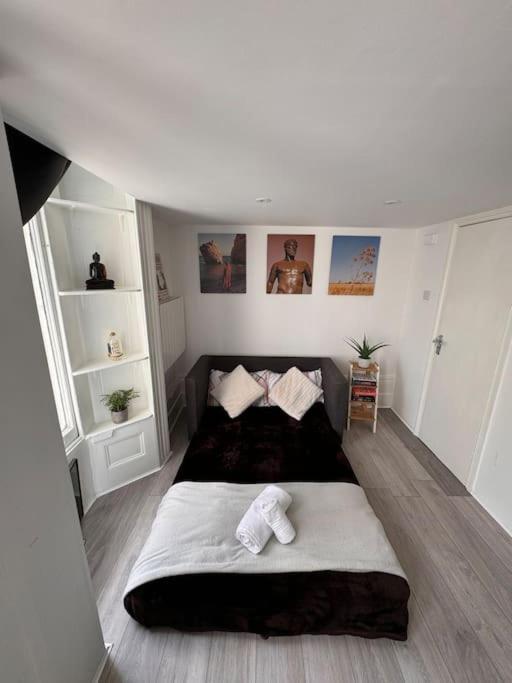 Leilighet Quiet Terraced For Relaxing Escapes London