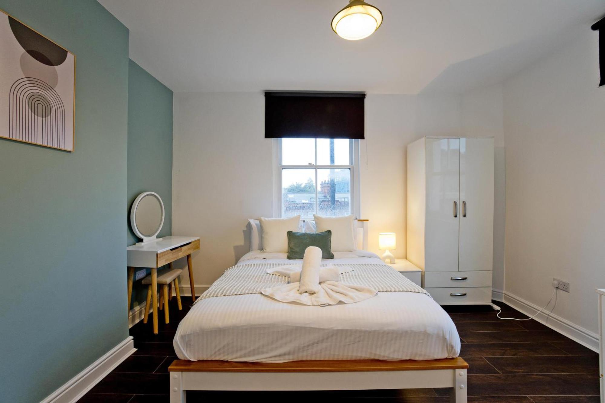 Imperial New Road Whitechapel * London