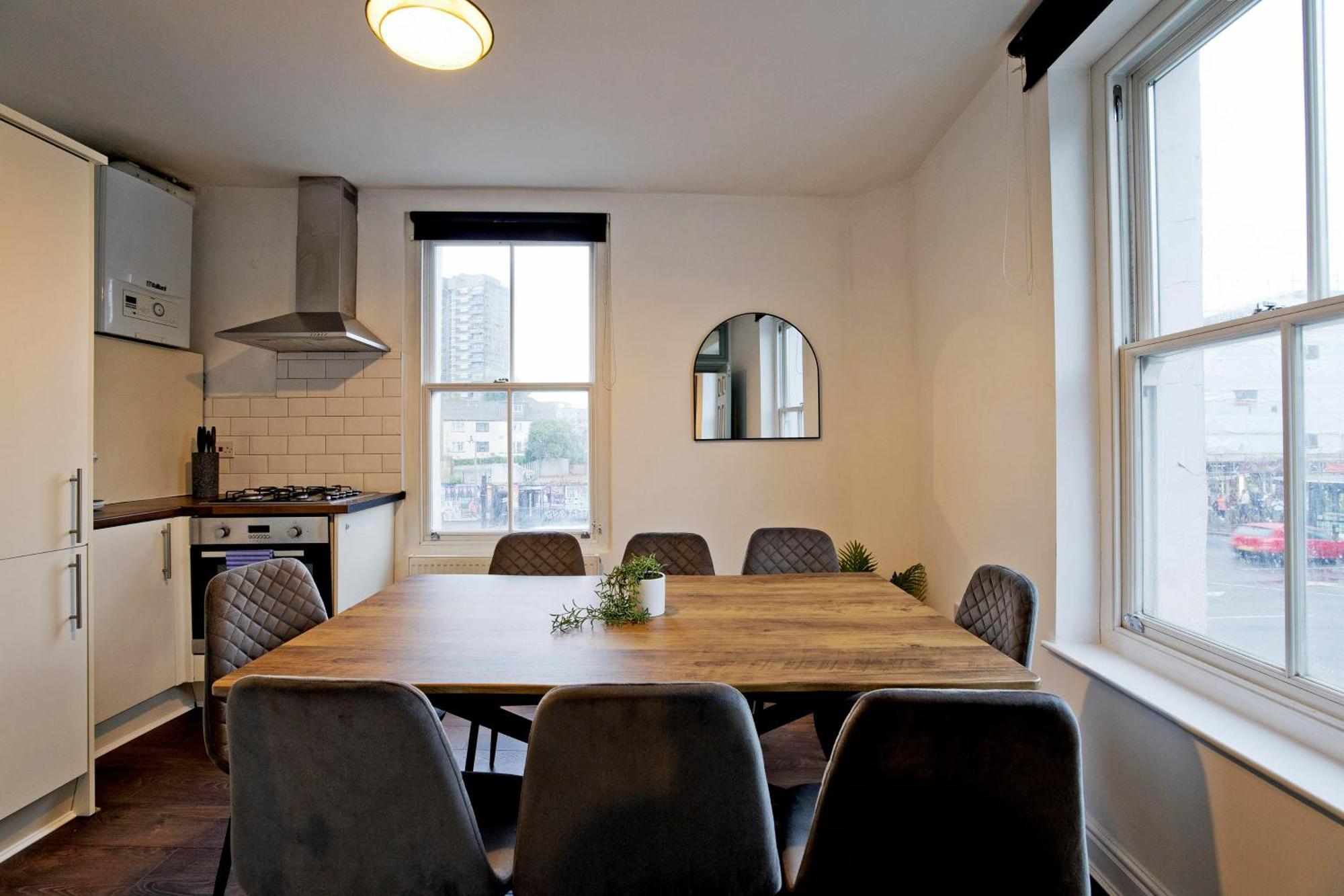Imperial New Road Whitechapel Apartment *