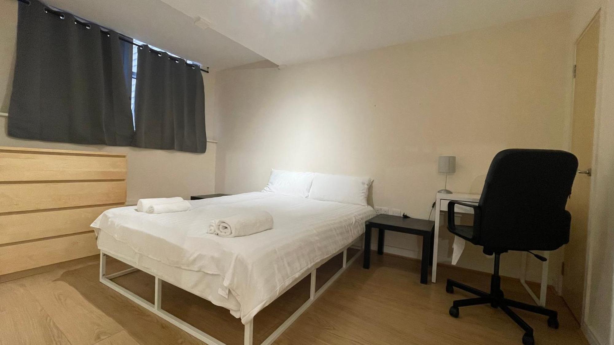 4- Bedroom , 1 Living Flat Near Emirates Stadium * Londra