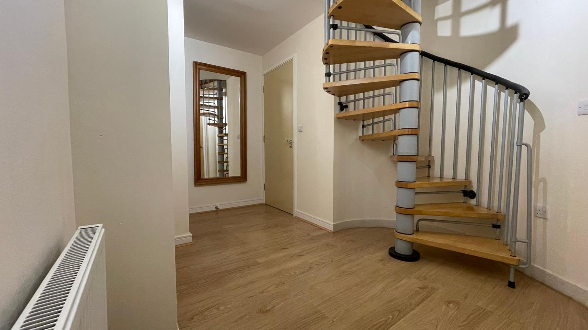 4- Bedroom , 1 Living Flat Near Emirates Stadium Appartamento *