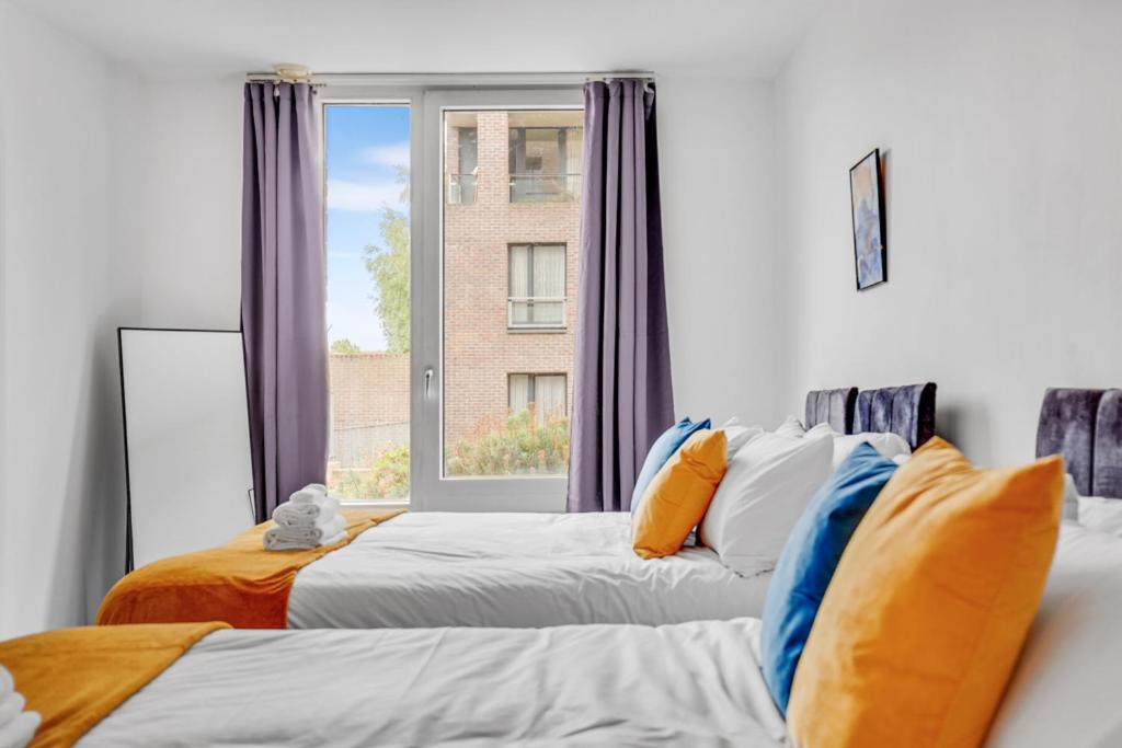 Graceful - Self Contained Spacious 2 Bed Stratford Apartment