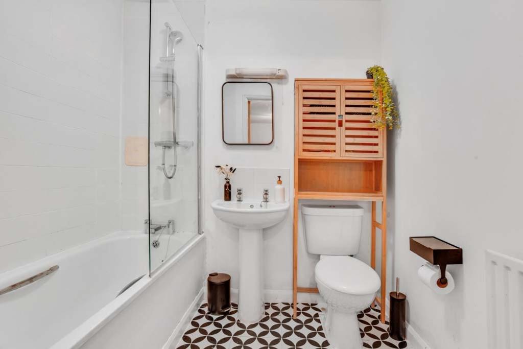 Graceful - Self Contained Spacious 2 Bed Stratford London