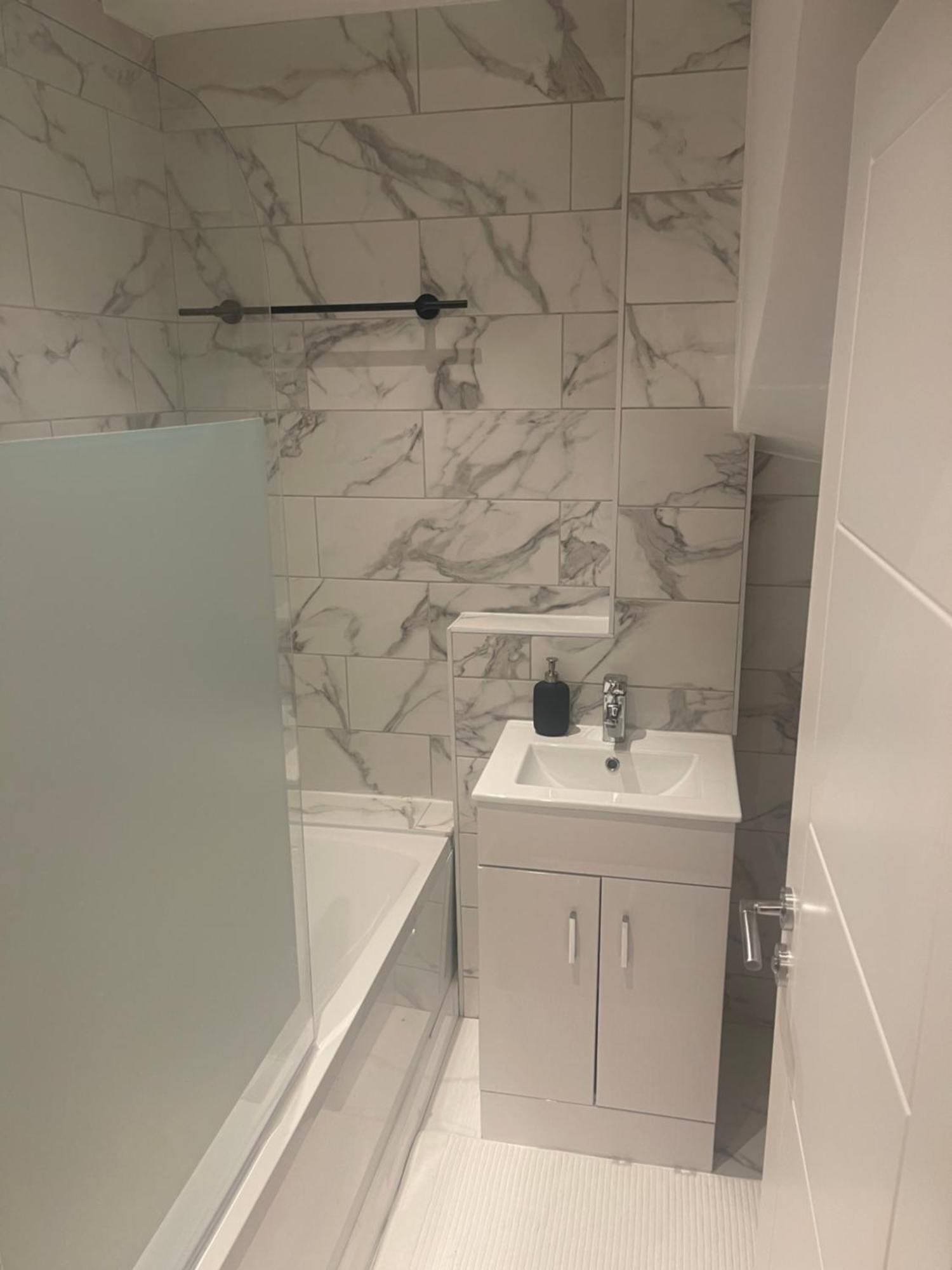 Newly Refurbished Cosy 2 Bed In Wembley * Londra