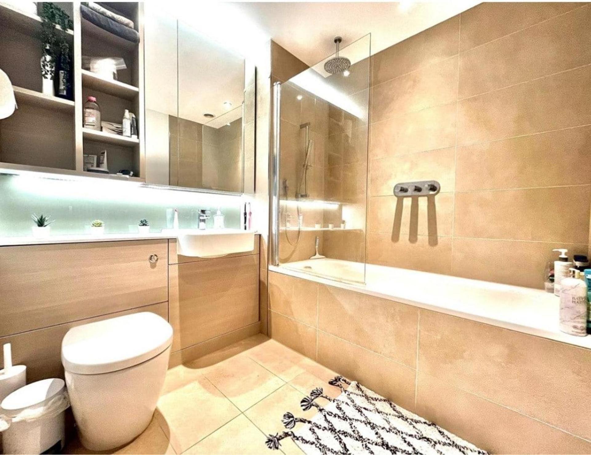 Elegant 2 Bed Within Many Attractions Leilighet London