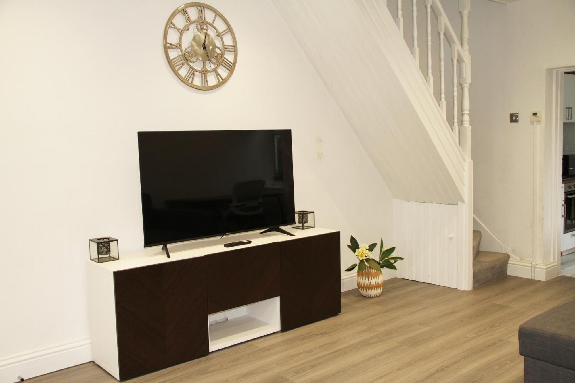 Ferienhaus No 10 Spacious 2-bedroom House In Stratford With Parking For Up To Six *