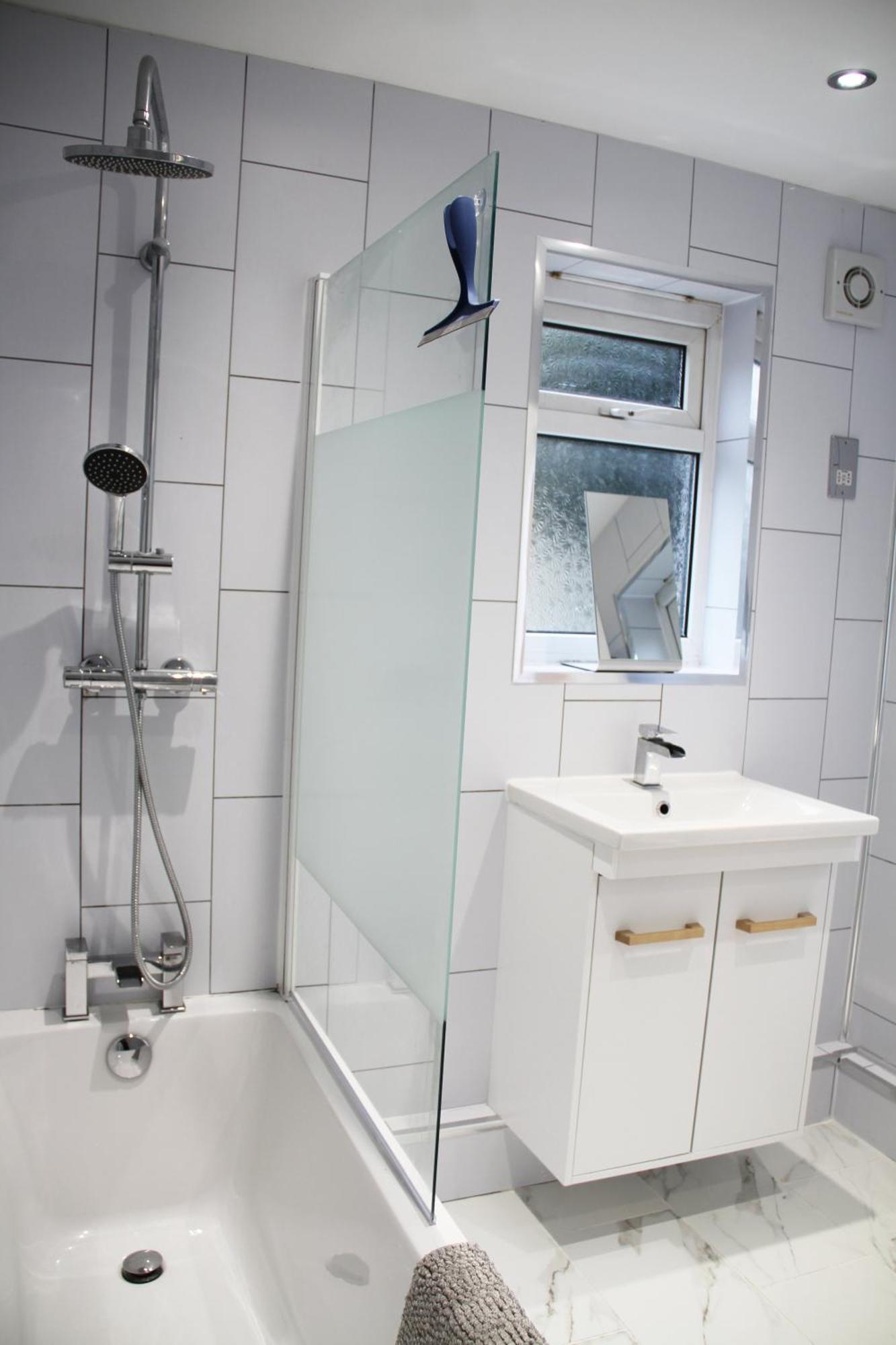 No 10 Spacious 2-bedroom House In Stratford With Parking For Up To Six Ferienhaus *