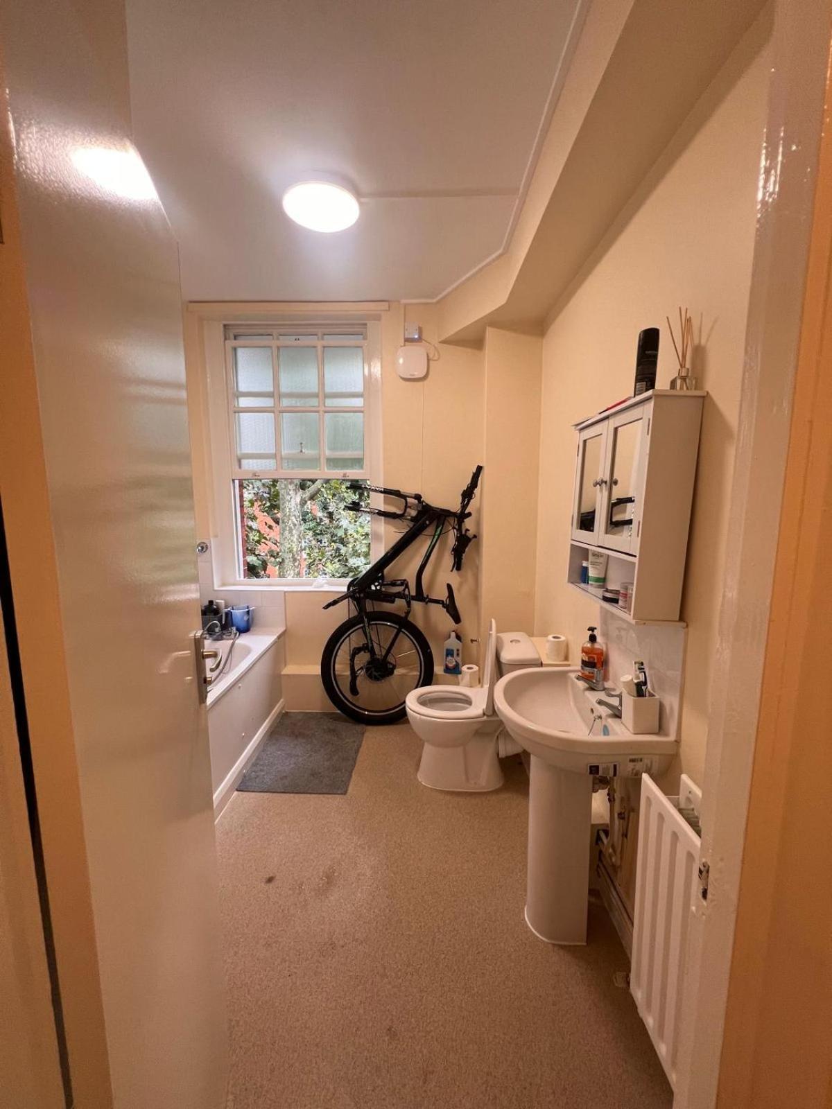 Reynolds House Apartment London