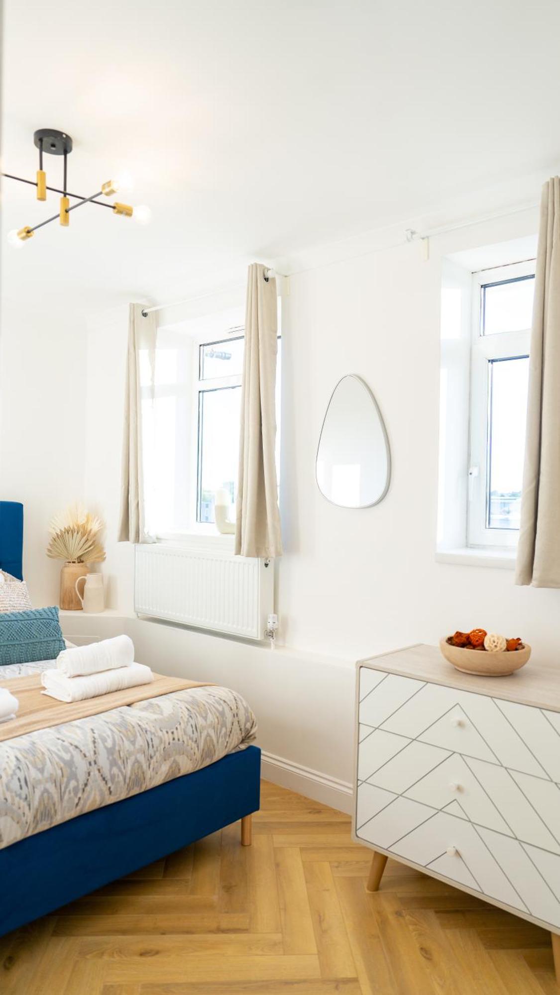 Boutique And Stylish 4 Bed In Feriehus