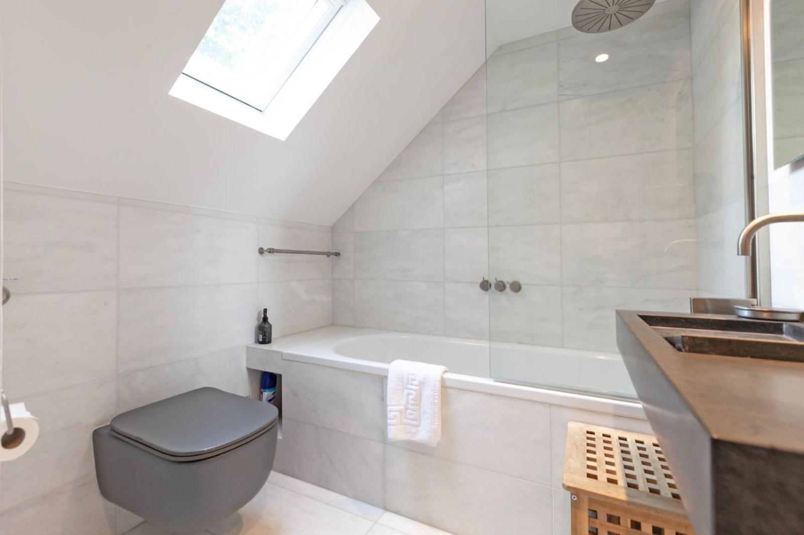 Luxury Newly Refurbished One-bedroom Flat In Notting Hill * Londen