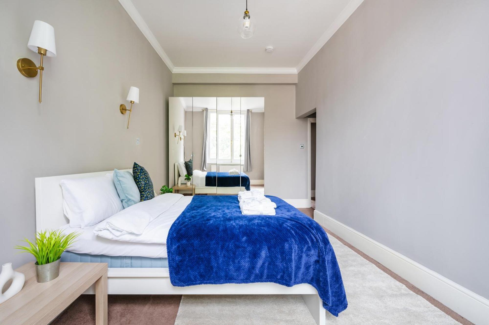 Large 1 Bedroom In Center Of 2 * Londra