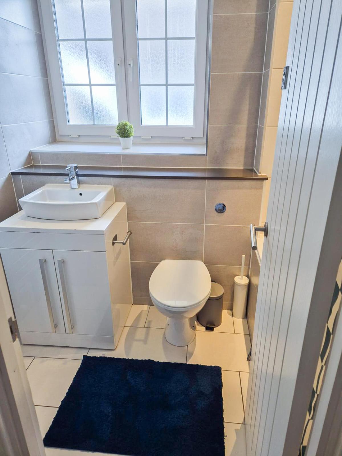 Appartement Refined 2 Bedroom Flat Few Steps From The Oval *
