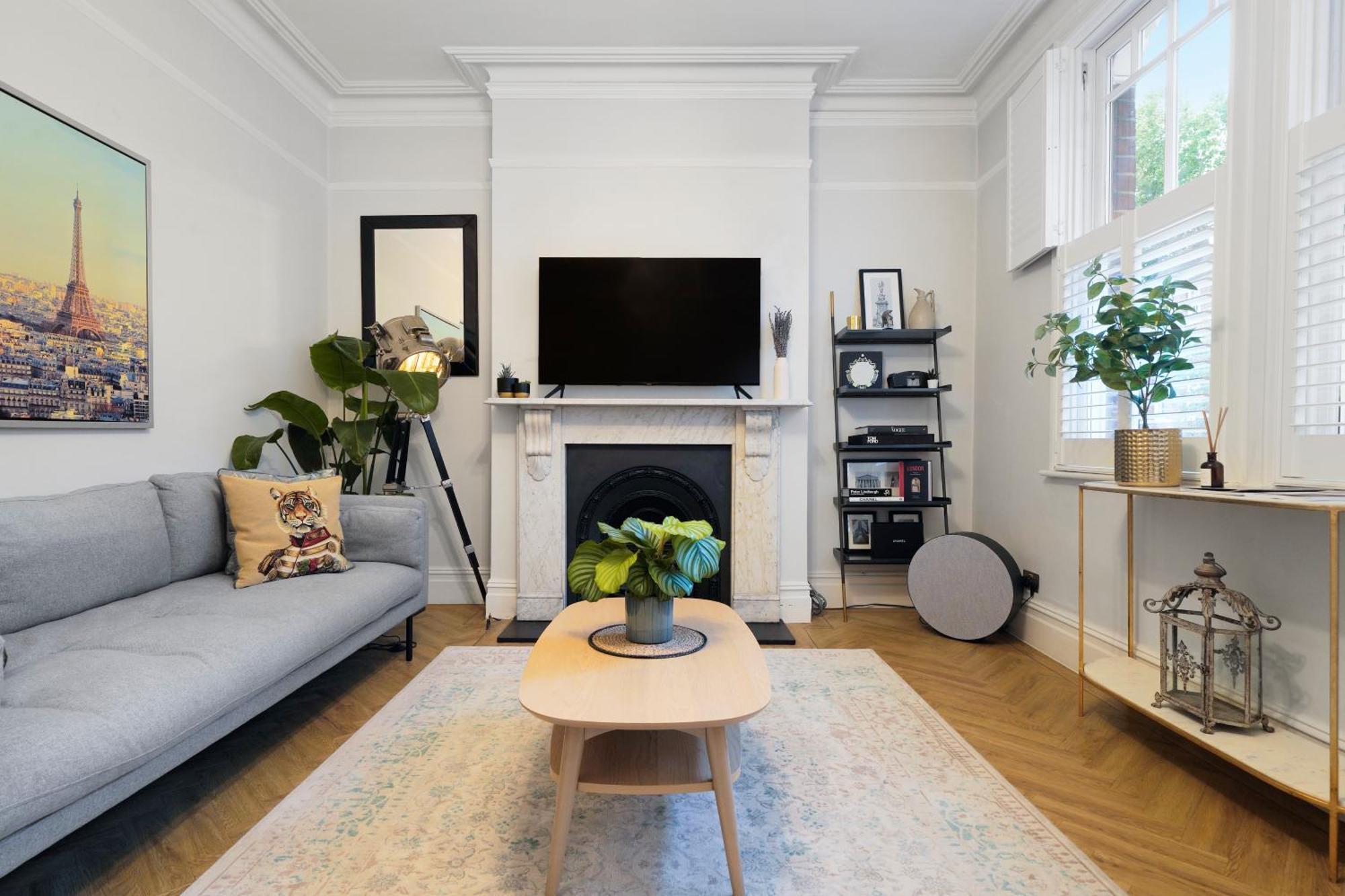 Luxury - In Battersea Park & Power Station London