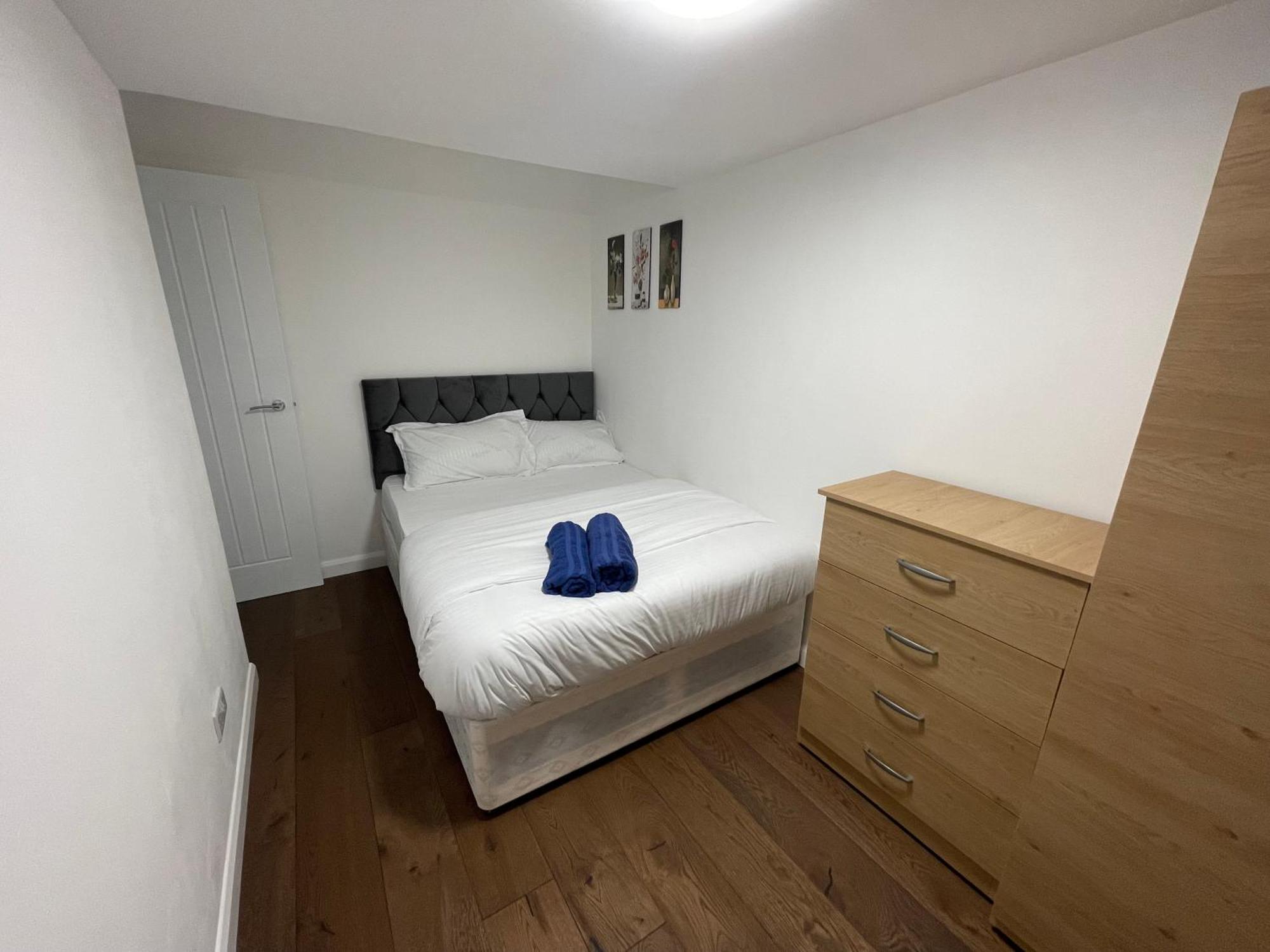 Two Bedroom Central Location Modern Flat Stratford Lejlighed London
