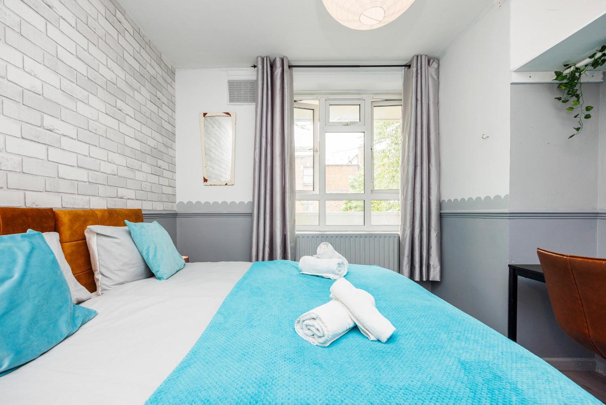 Lägenhet Spacious 2-bedroom With Terrace, Garden Views & Free Wifi Near Olympic Stadium