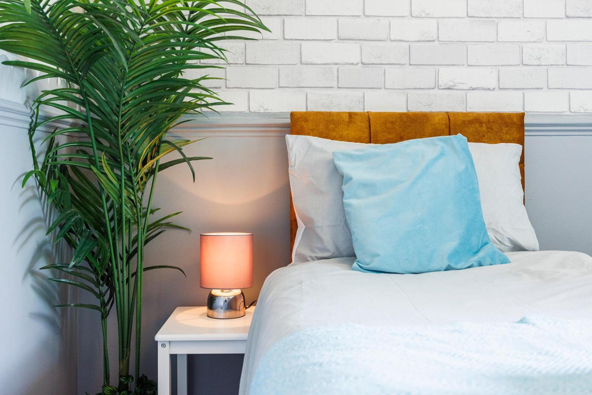 Lägenhet Spacious 2-bedroom With Terrace, Garden Views & Free Wifi Near Olympic Stadium