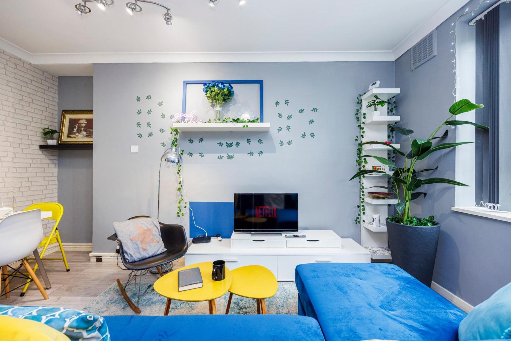 Spacious 2-bedroom With Terrace, Garden Views & Free Wifi Near Olympic Stadium Lägenhet *