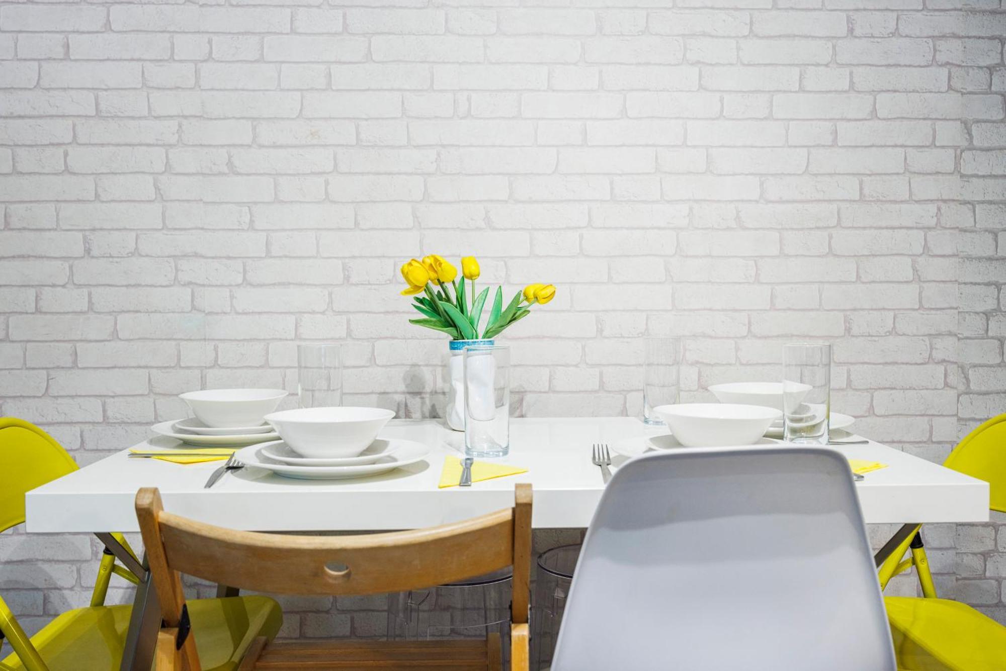 Spacious 2-bedroom With Terrace, Garden Views & Free Wifi Near Olympic Stadium Lägenhet *