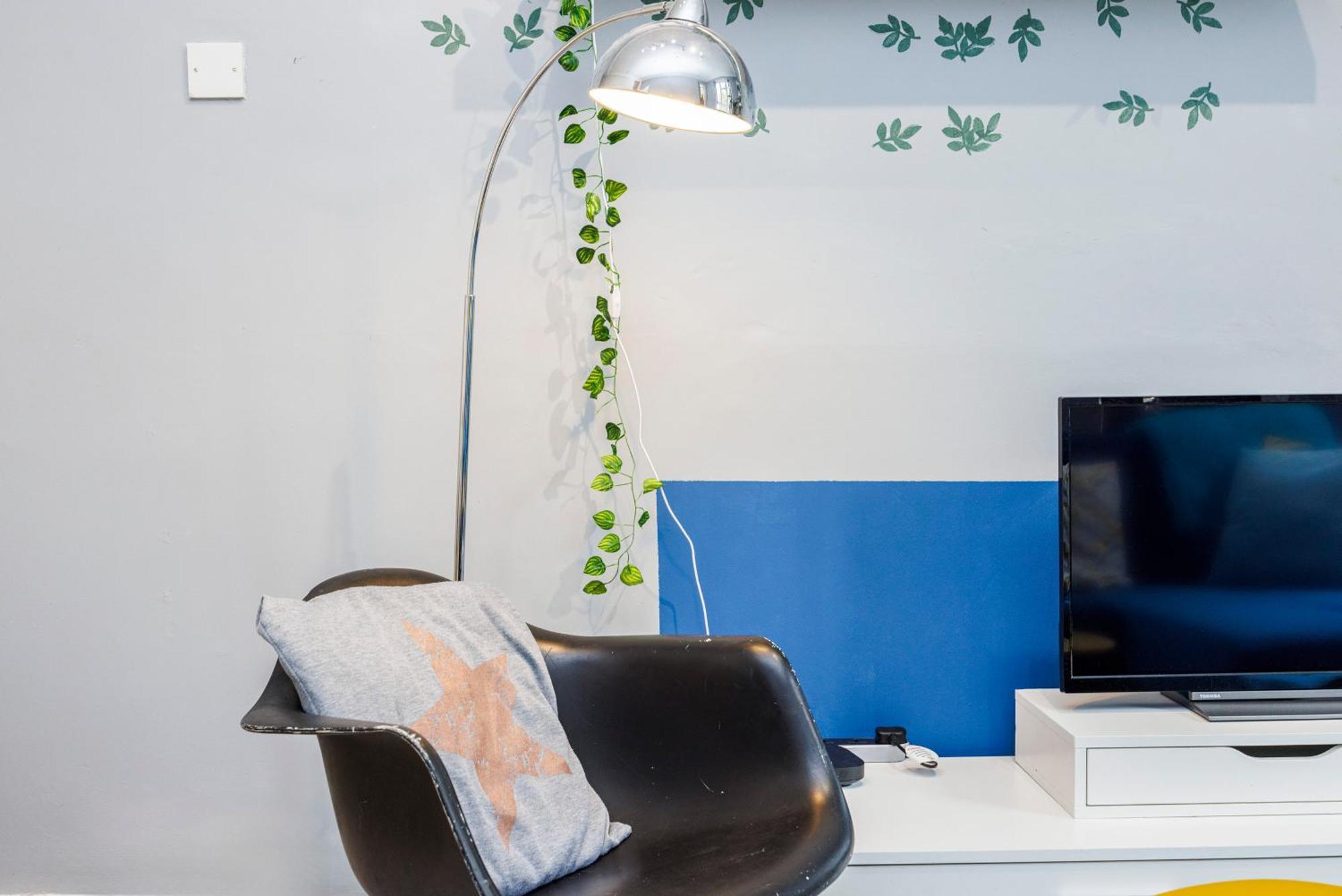 Lägenhet Spacious 2-bedroom With Terrace, Garden Views & Free Wifi Near Olympic Stadium *